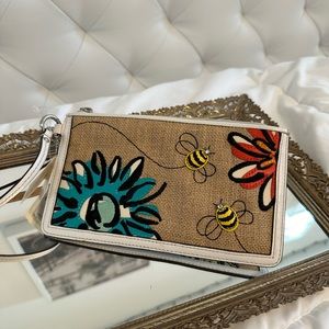 Adorable Coach Clutch/Wristlet !!
